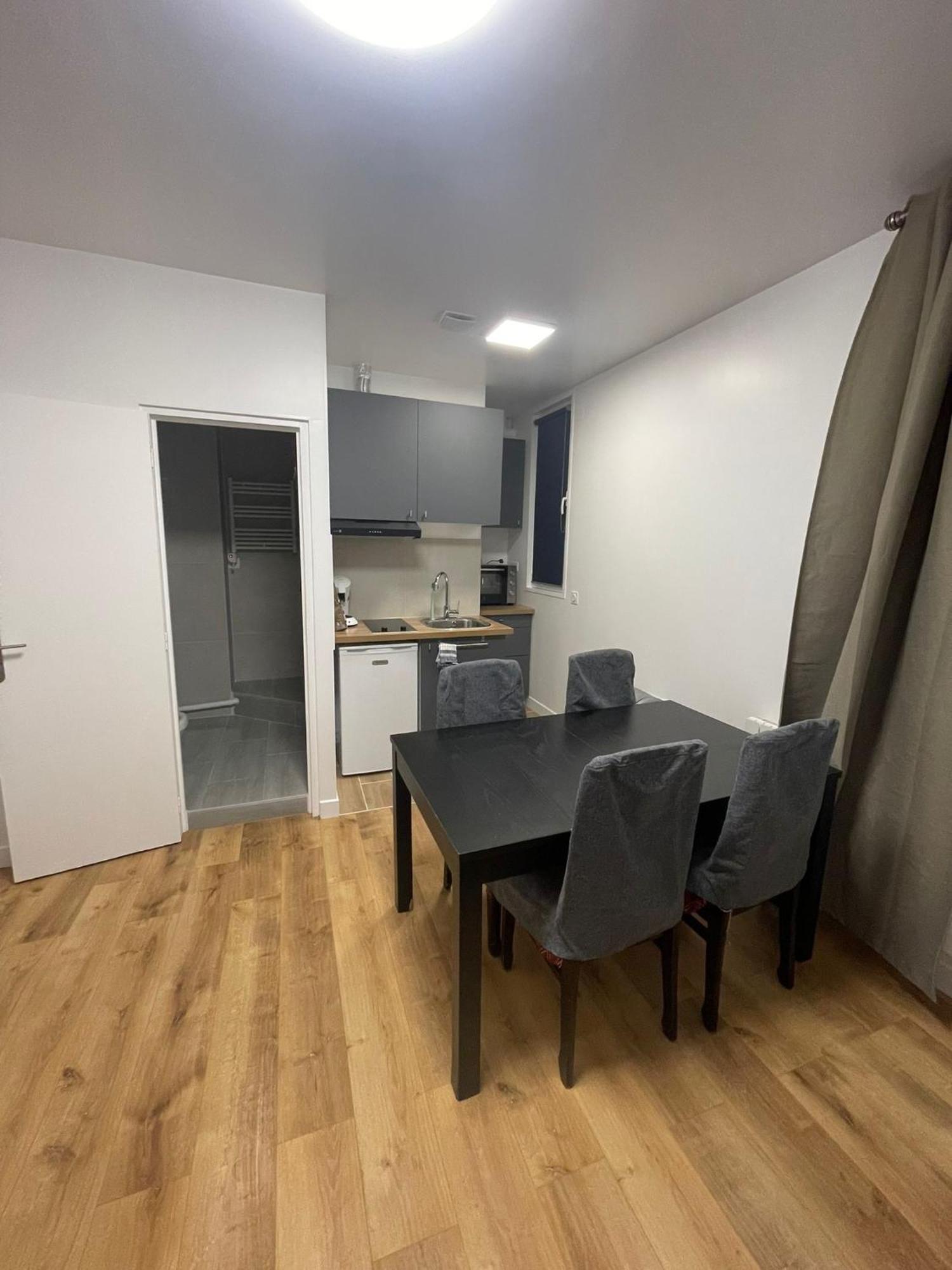 Lacharriere-Logement entier 38m2 Parijs Buitenkant foto